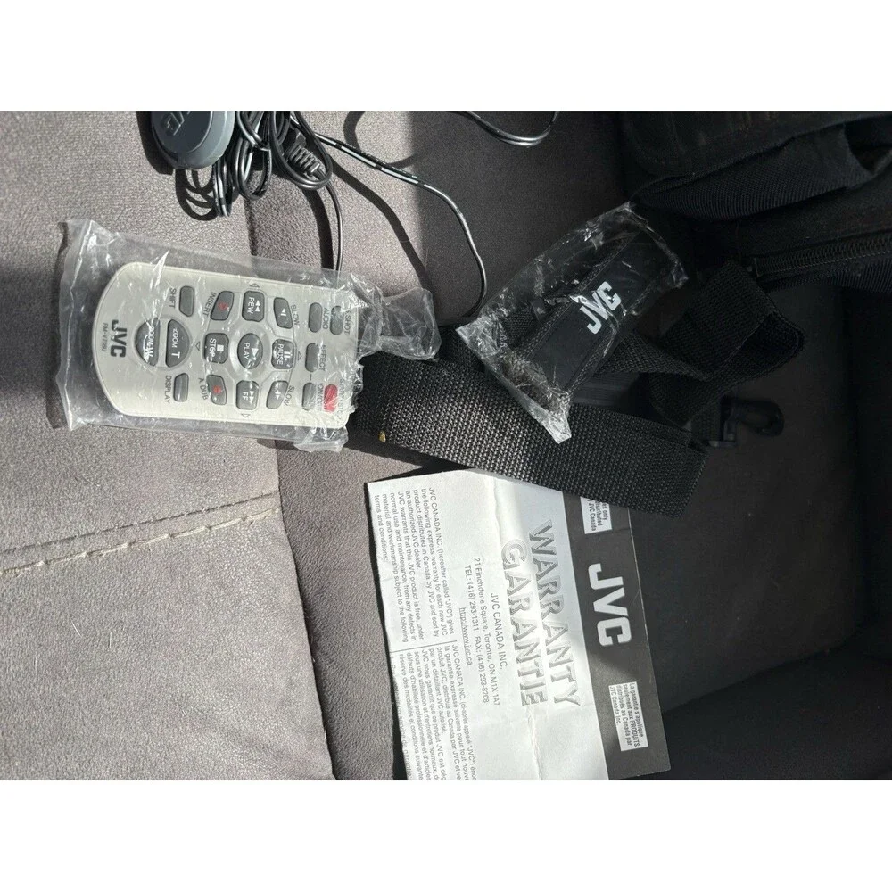 JVC GR-D93U MiniDV Digital Camcorder Bundle Tested Working w/ Bag Batteries